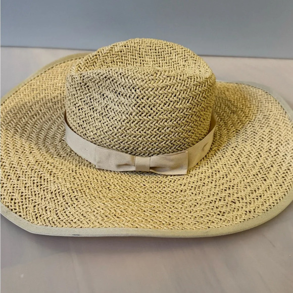 btb Los Angeles Cassie straw women's wide brim sun hat - Color Natural Size Med - Picture 2 of 3